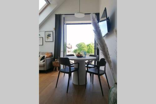 Green Hill Apartment With A View To Lagoon