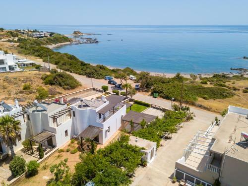 Smaragdi Beachfront Villa