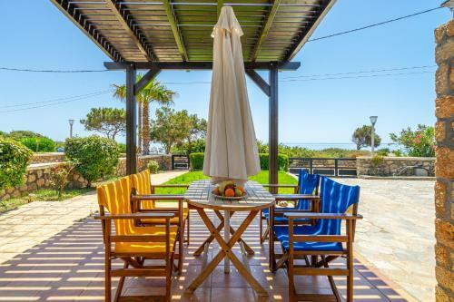 Smaragdi Beachfront Villa