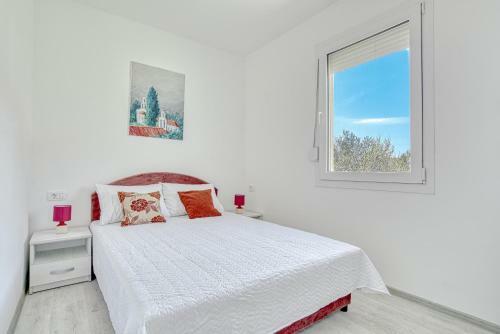 Two Bedroom House With Sea View Maj