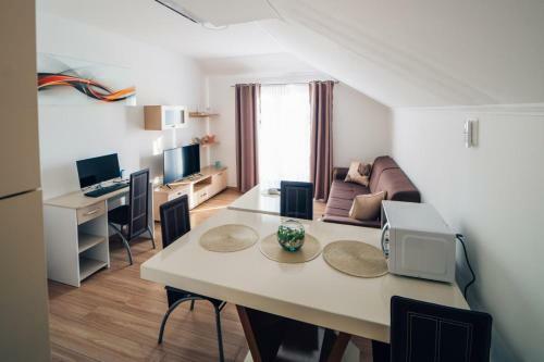Hostal Sun Haven Luxury Apartments
