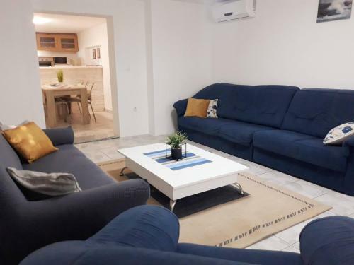 Villa Mihaela - Apartment Ana