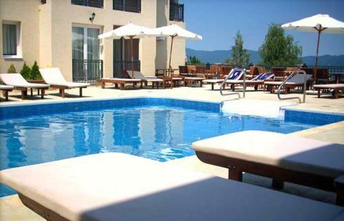 Sunny Hill Apartments & Aqua Park