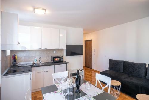 Apartments Anastasija I Stefan By Central