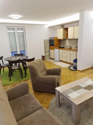 Fox House Apartmani
