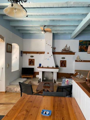 Architects House (100 Meters From Assos Beach)
