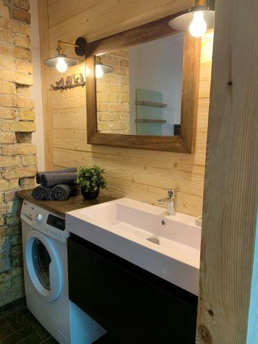 Cozy Seaside Park Apartment