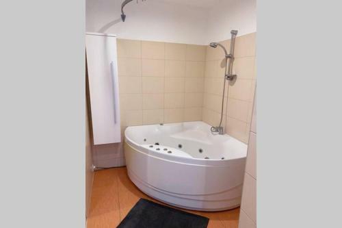 Ro?u Studio Apartment By The Beach