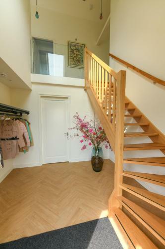 R12 B&B