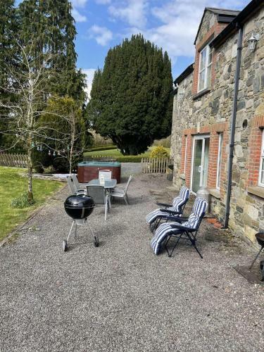 Bed & Breakfast Lacken Millhouse And Gardens