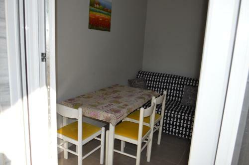 Daisy Apartment