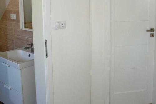 Fanni Vend�gh�z