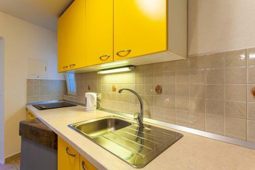 Hostal Room M