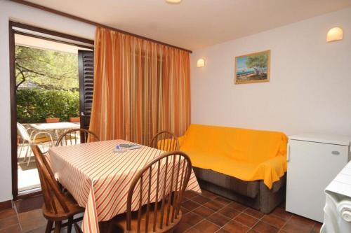 Apartments With A Parking Space Cres - 7876