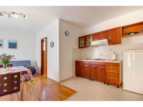 Apartments In Cres - Insel Cres 41845