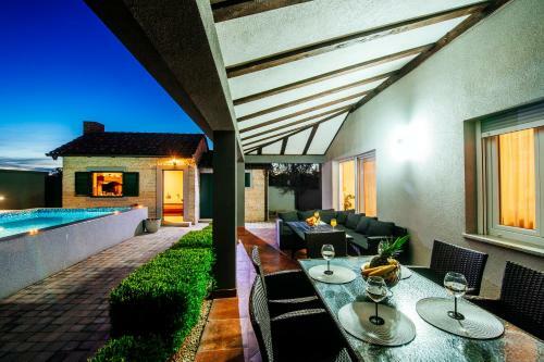 New 2021! Villa Enna With Pool, Zadar