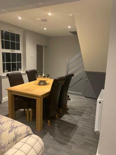 Silver Stag, Welcoming, 3 Double Beds, Off Road Parking, Great Living Space
