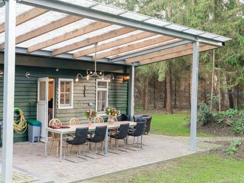 Serene Holiday Home In Boekel With Private Hot Tub