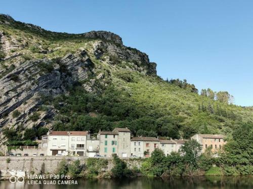 Apartamento Entre Rivi�re Et Montagne