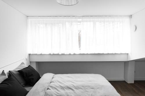 Host Lovers Apartments