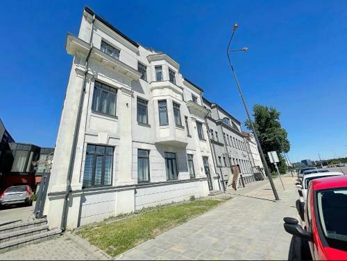 Comfortable 1 Bd Old Town Apartment