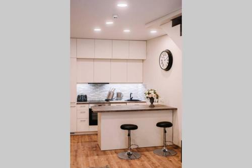 Spacious And Beautiful Kreves Apartment