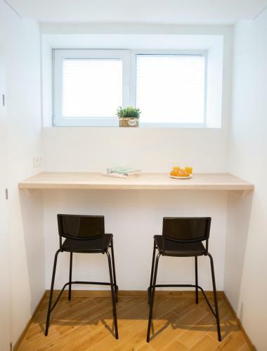 Groundfloor Apartment On The Green Hill