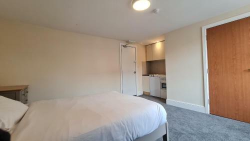 Grace Apartments - Living Rock