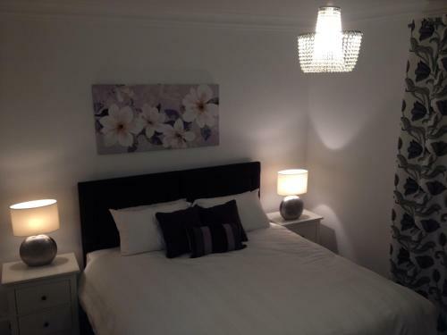 Queen Margaret Apartment