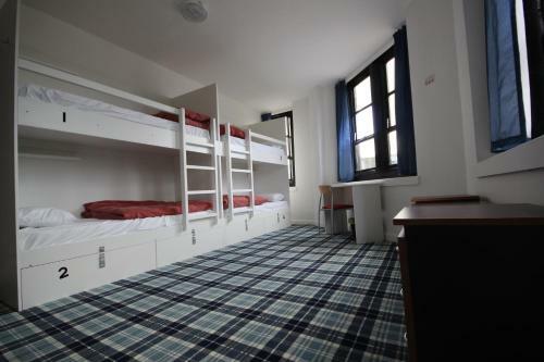 Albergue Tartan Lodge