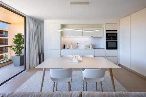 The Quest - Luxury Beach Apartment