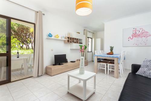 Apartamento Fresh Sunny Flat With Pool & Terrace By Host Wise