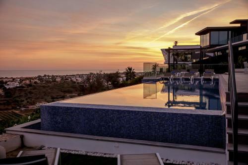 Luxury Villa - �guia Mar