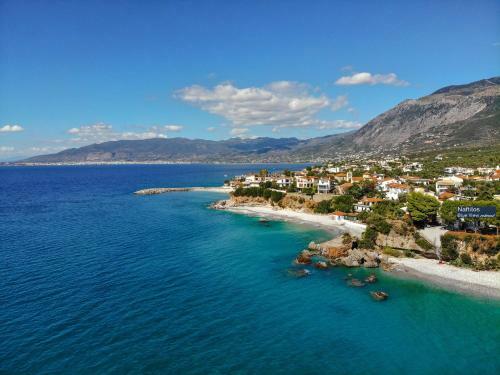 Naftilos Blue View Retreat
