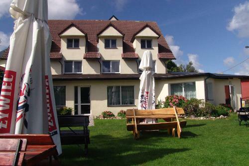 Bed & Breakfast Willa Bia?e Piaski