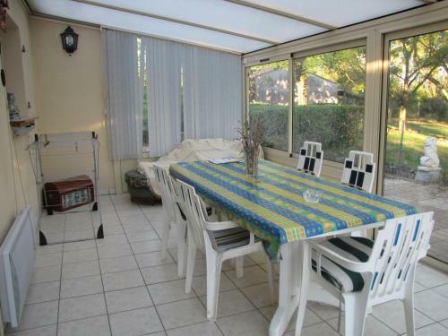 Maison Angles , 4 Pi�ces, 6 Personnes - Fr-1-357-273