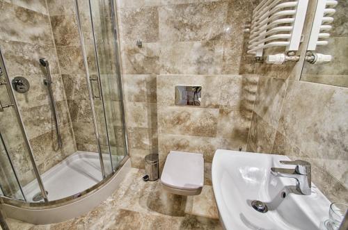 Hotel Topor�w