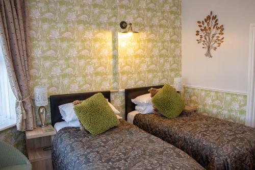 Hostal The Cherry Tree Guest House