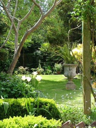 Bed & Breakfast Ocklynge Manor