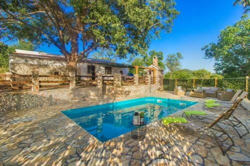 Luxury House Ivan