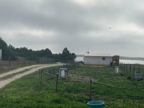 Casinha Em Frente � Lagoa