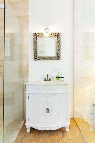 Royal Jono St. Apartment