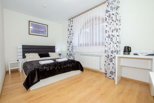 Bed & Breakfast Le?ny Dworek