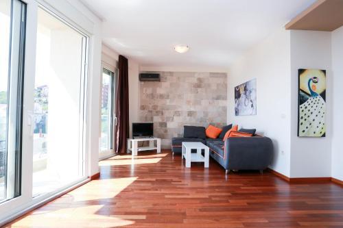 Apartment Status 5