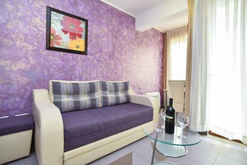 Lux Apartments M