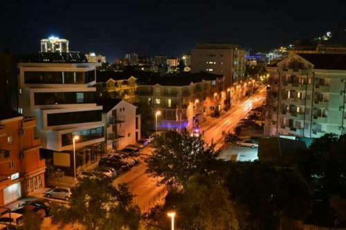 J&j Twins Apartments