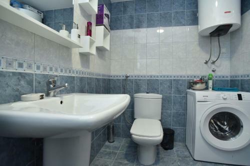Amazing View 2 Bedroom Apartment With Terrace