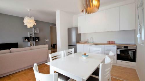 Nina Lux Apartment