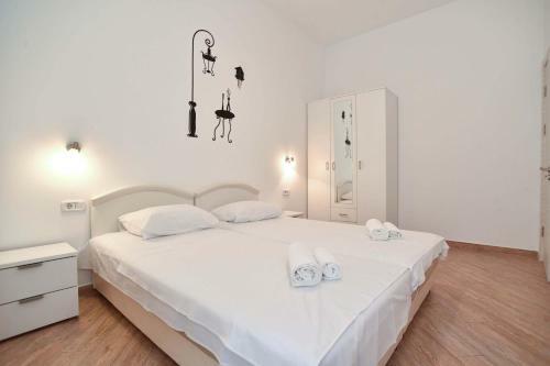 Victoria Center Apartments