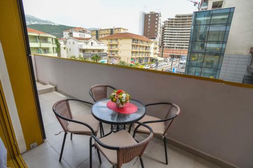 Victoria Center Apartments
